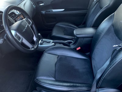 2013 Chrysler 200 Base