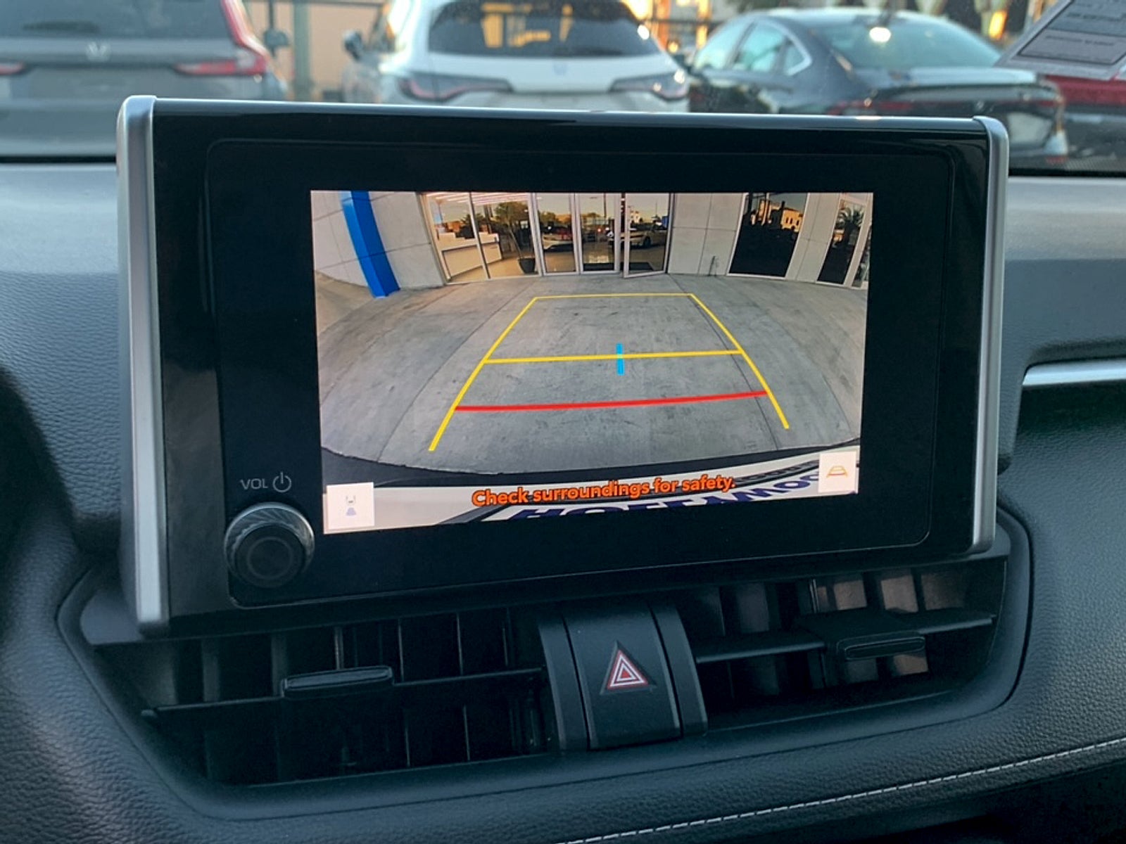 2025 Toyota RAV4 XLE - Photo 10
